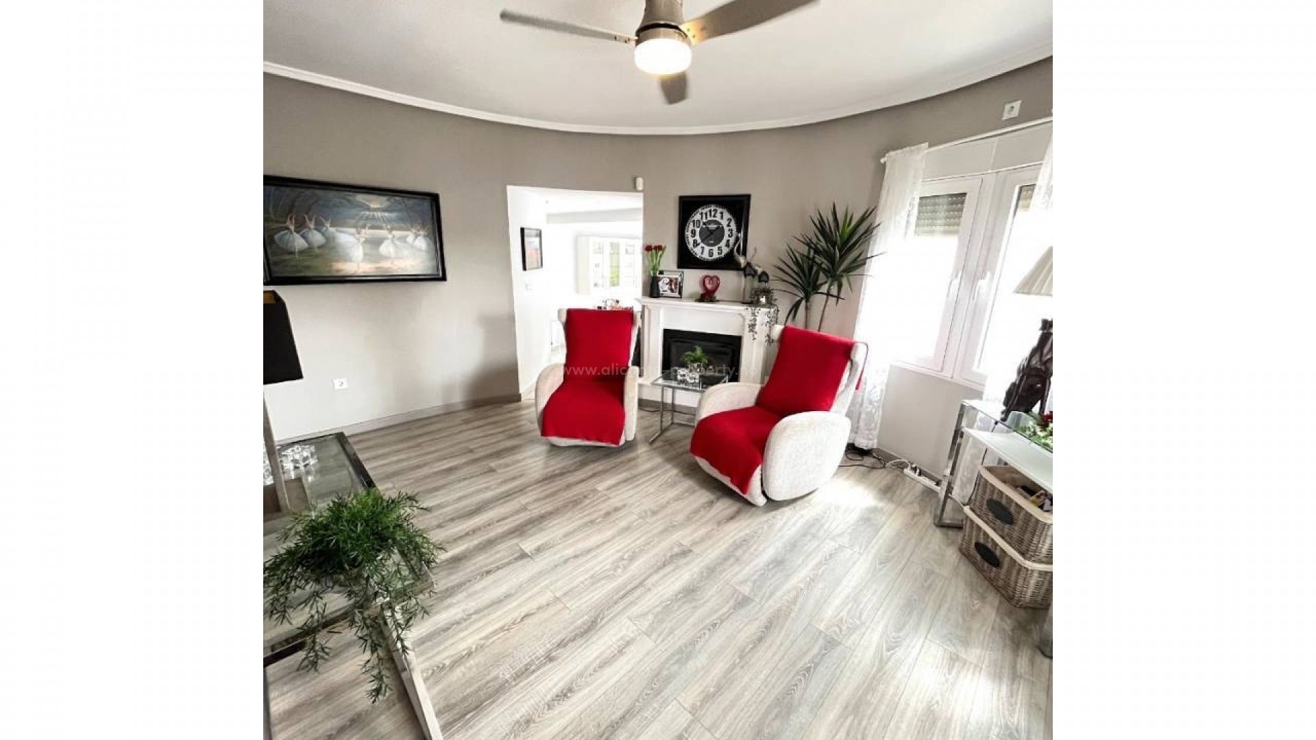 Villa in Town Center