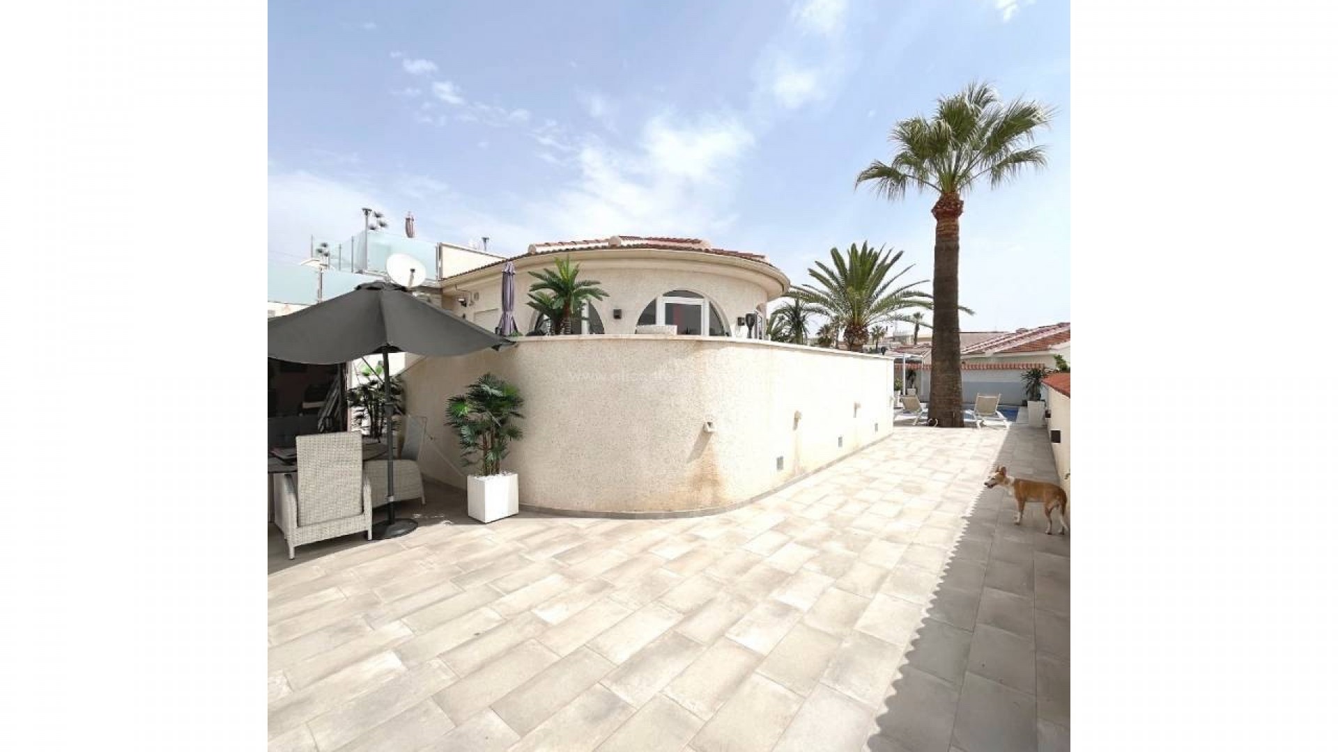 Villa in Town Center