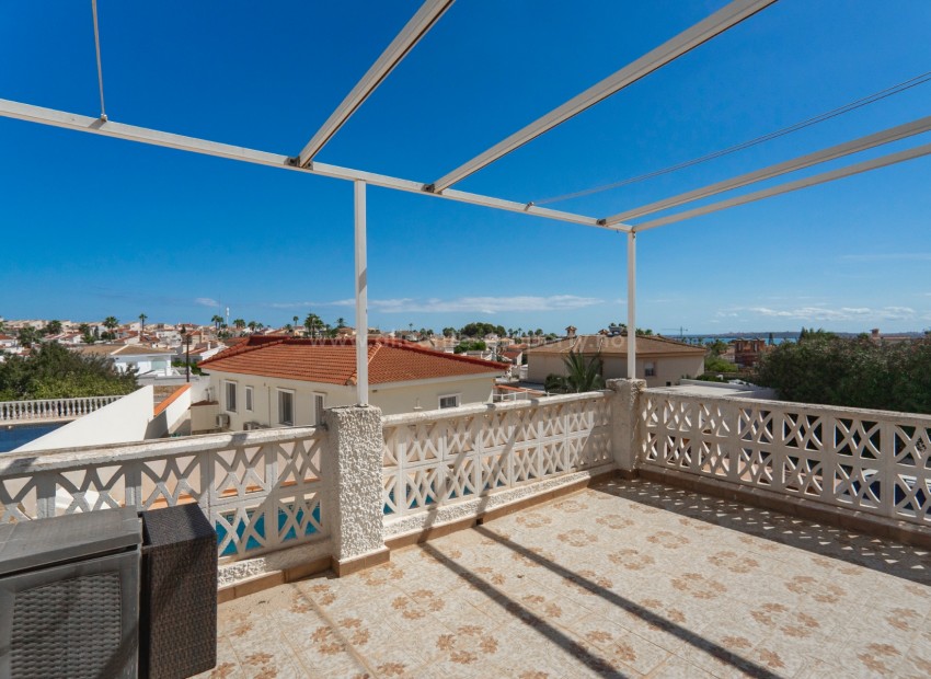 Villa in Town Center