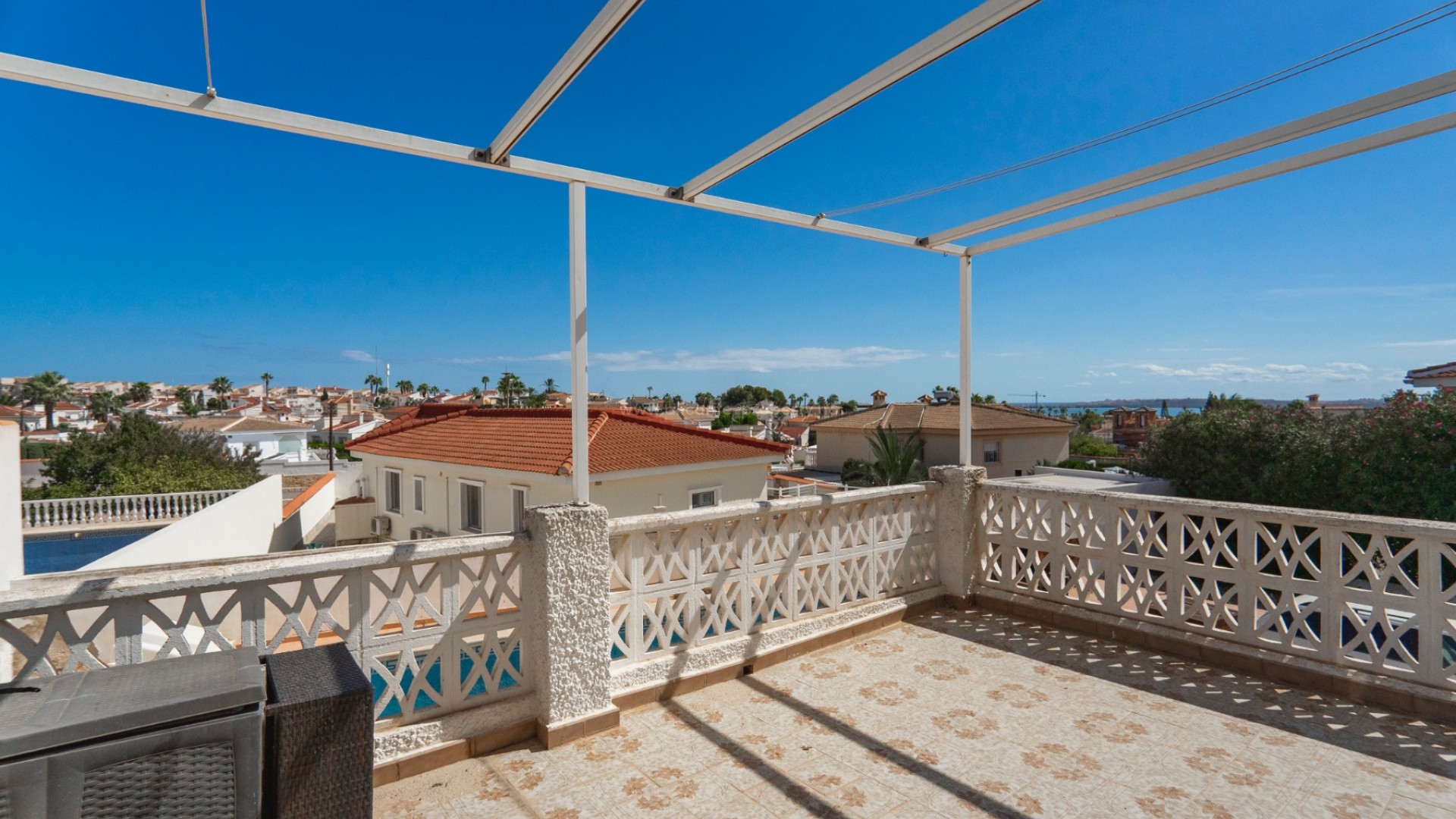 Villa in Town Center