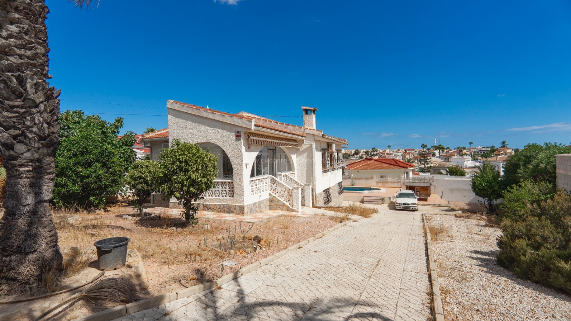 Villa in Town Center