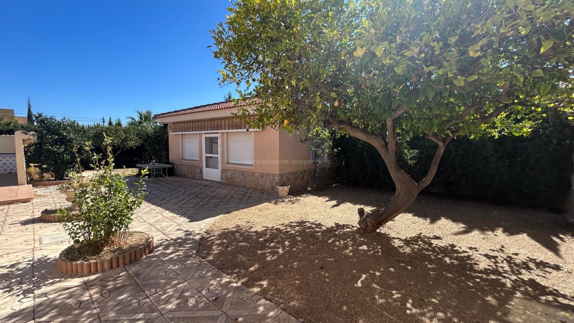 Villa in Town Center