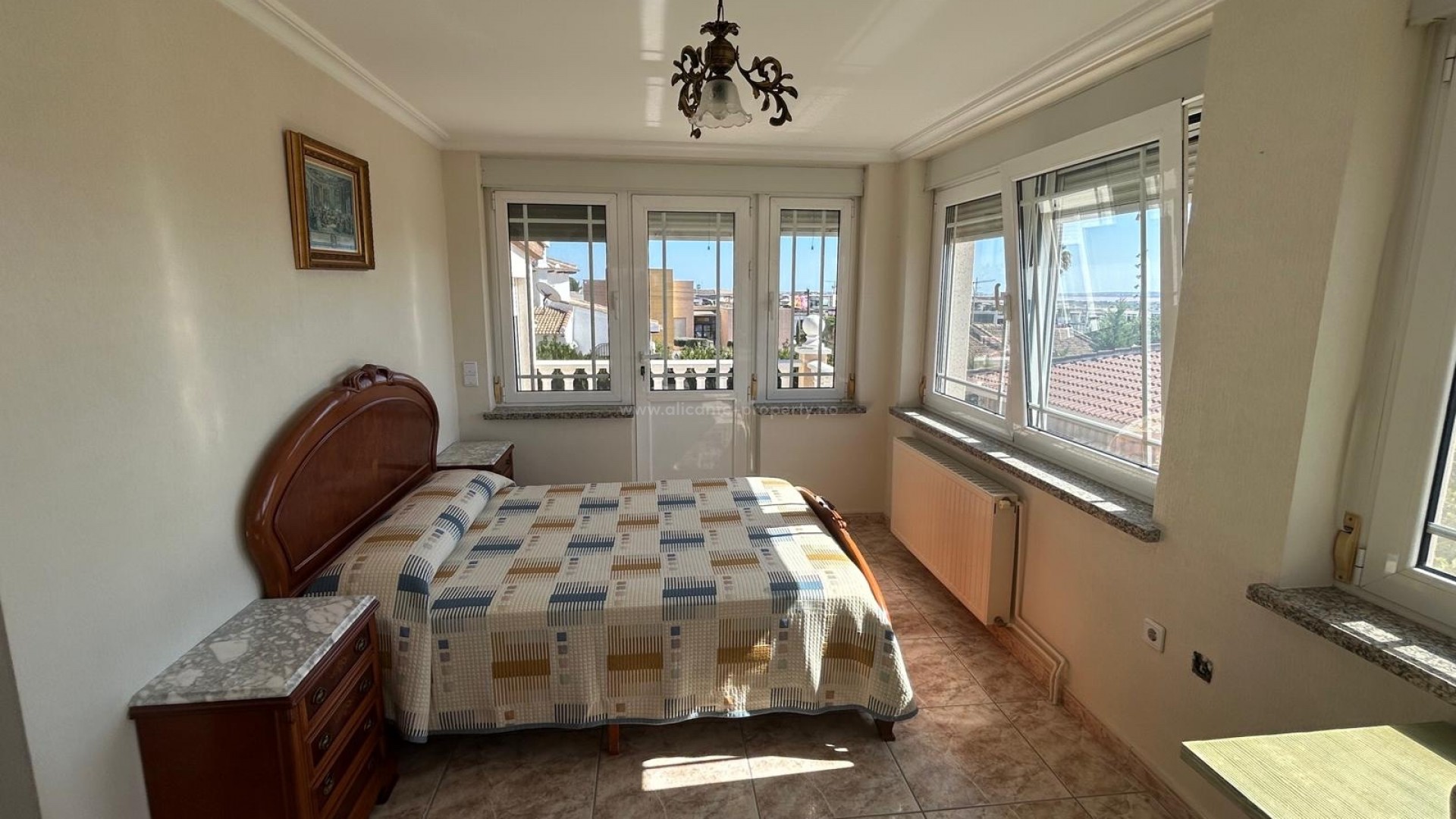 Villa in Town Center