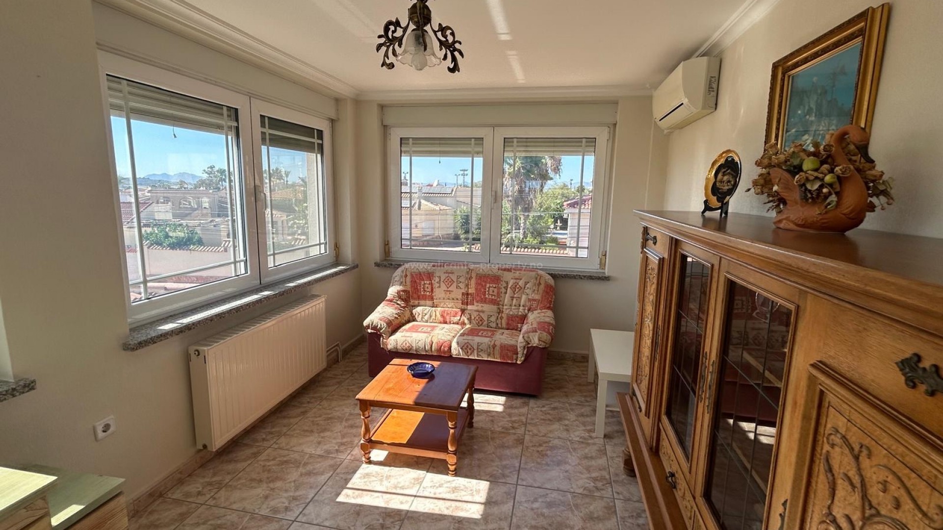 Villa in Town Center