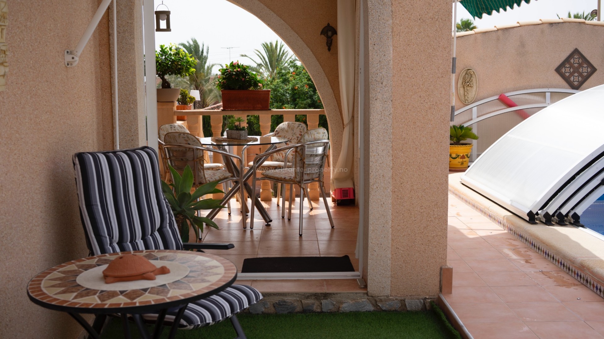 Villa in Town Center