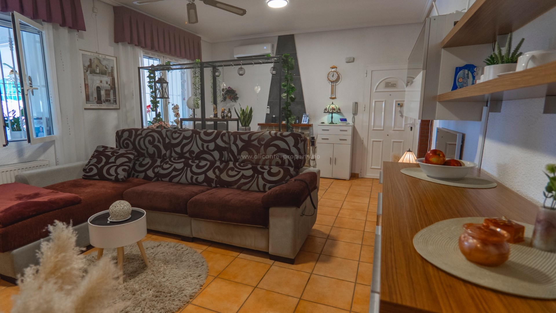 Villa in Town Center