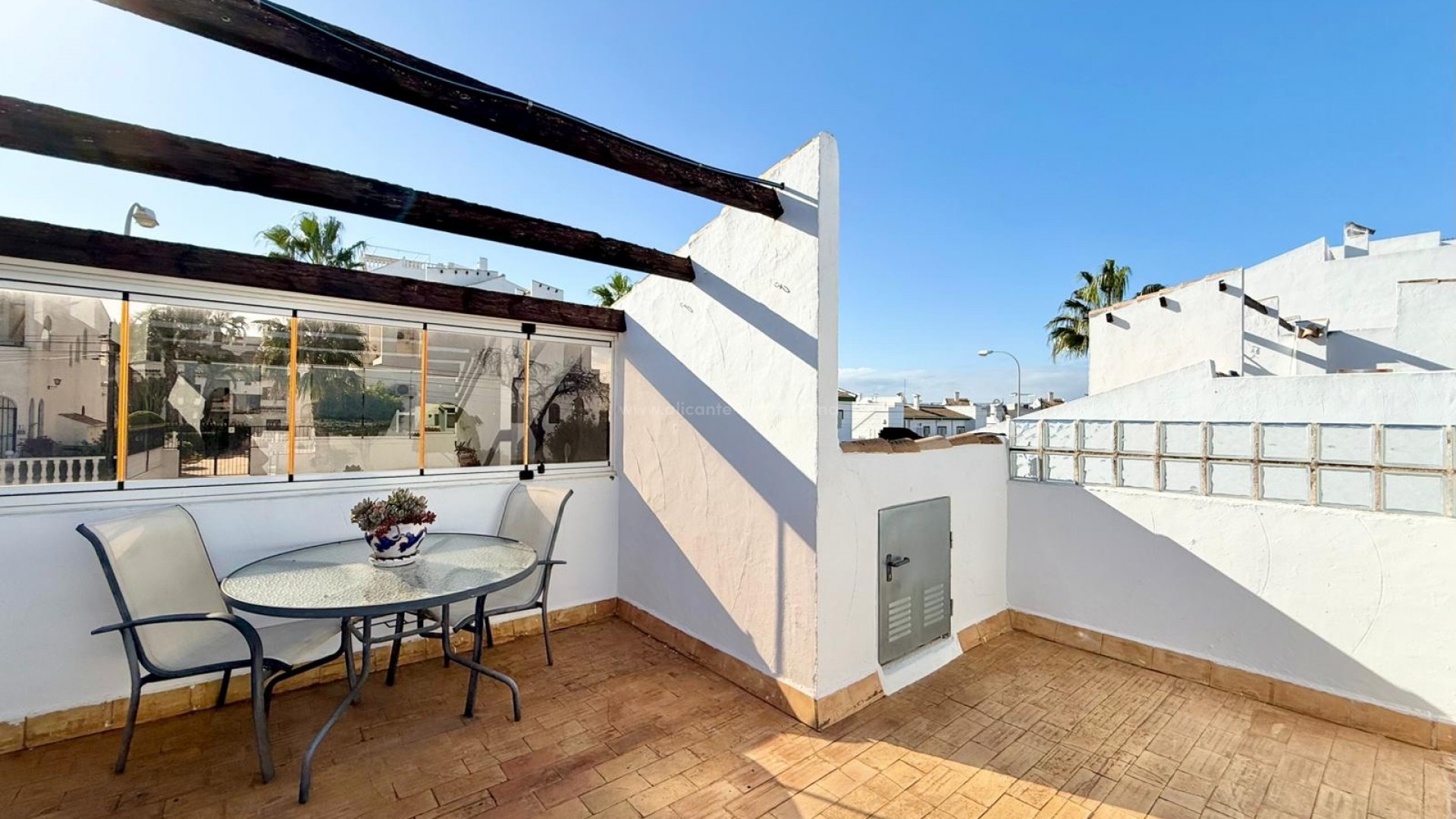 Villa in Town Center