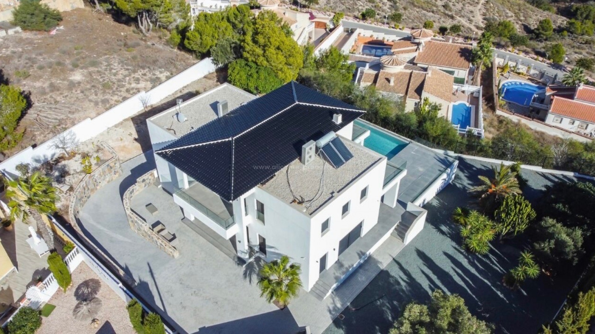 Villa in Town Center
