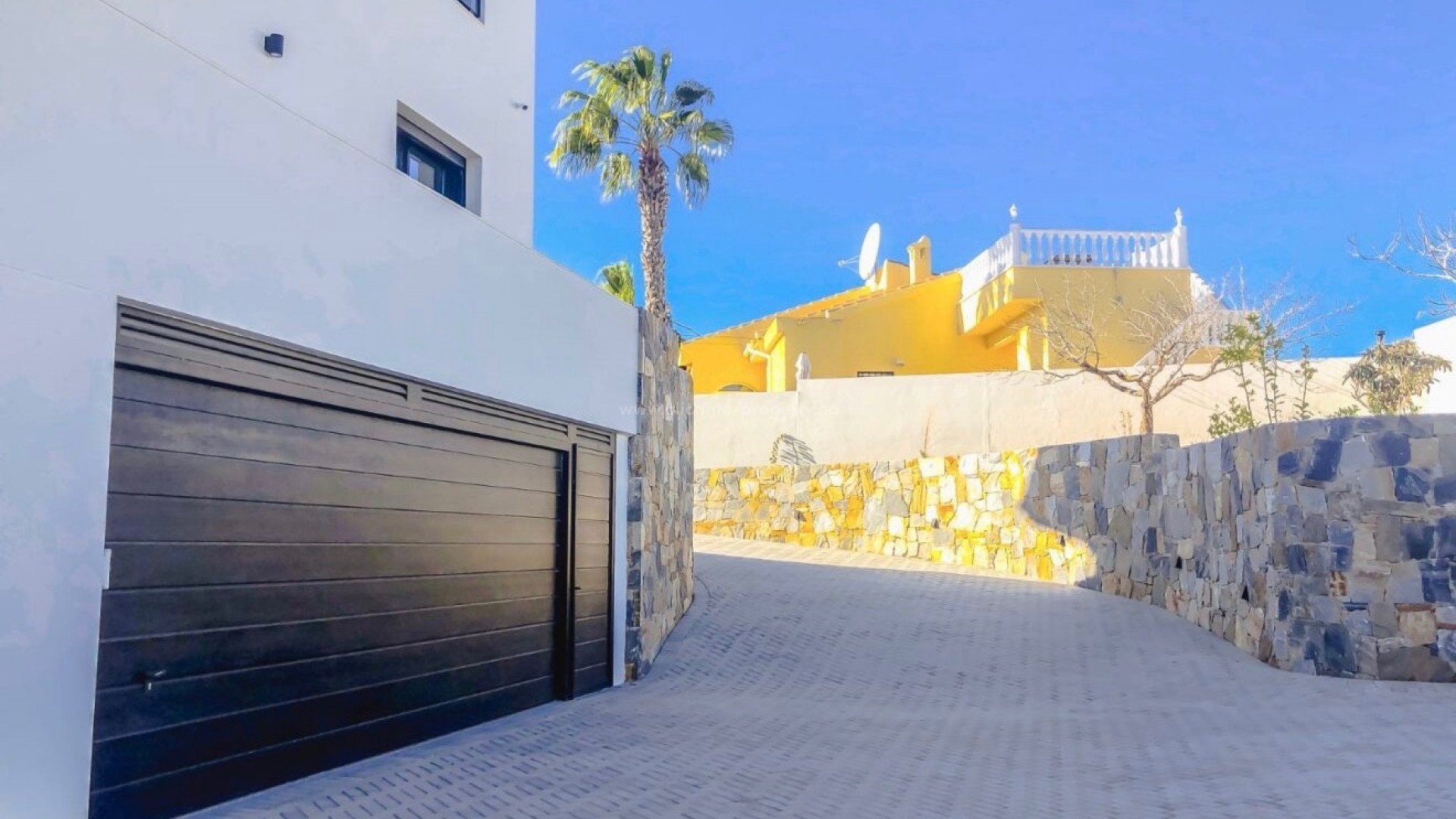 Villa in Town Center
