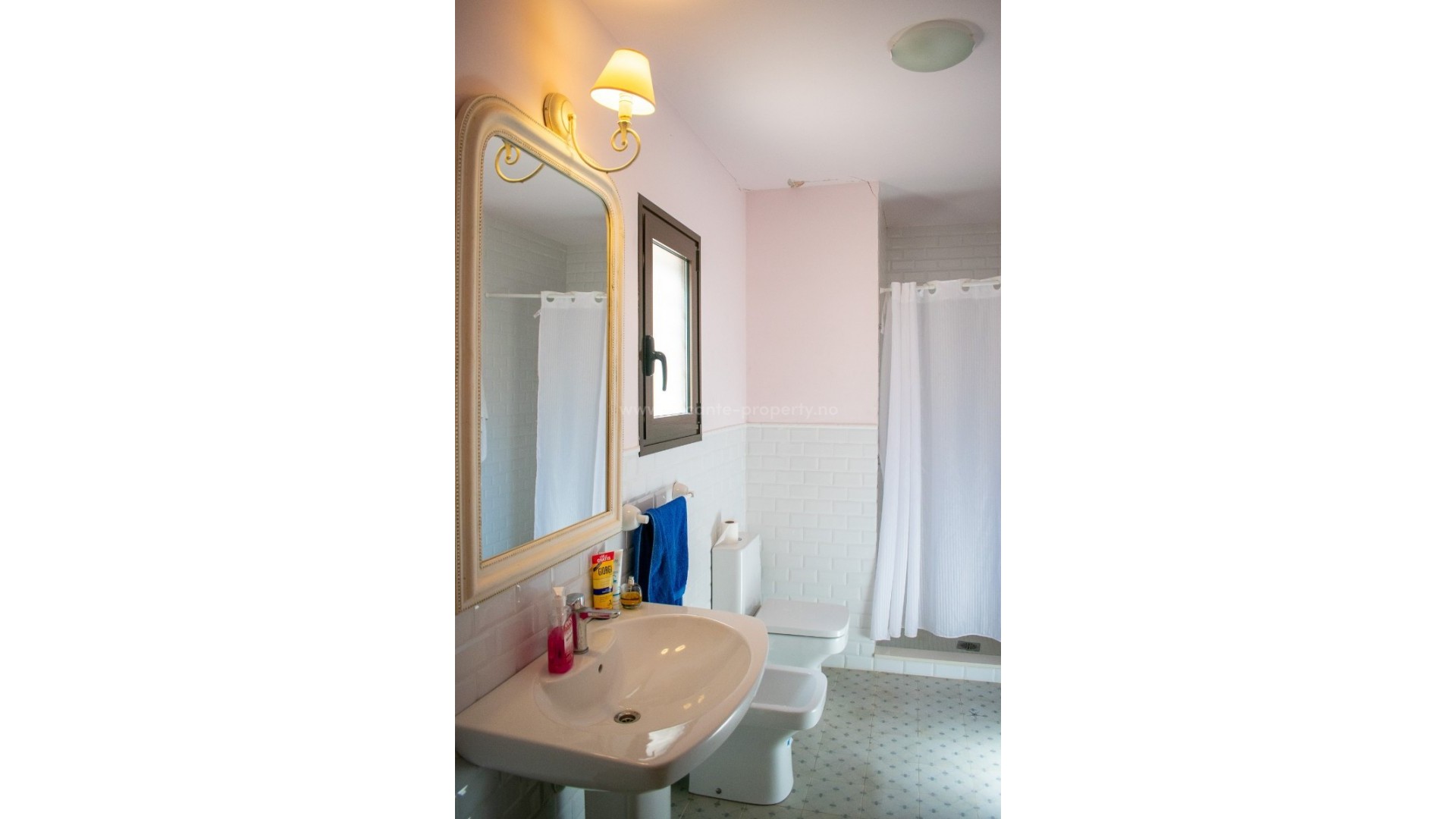 Villa in Urbanización El Raso