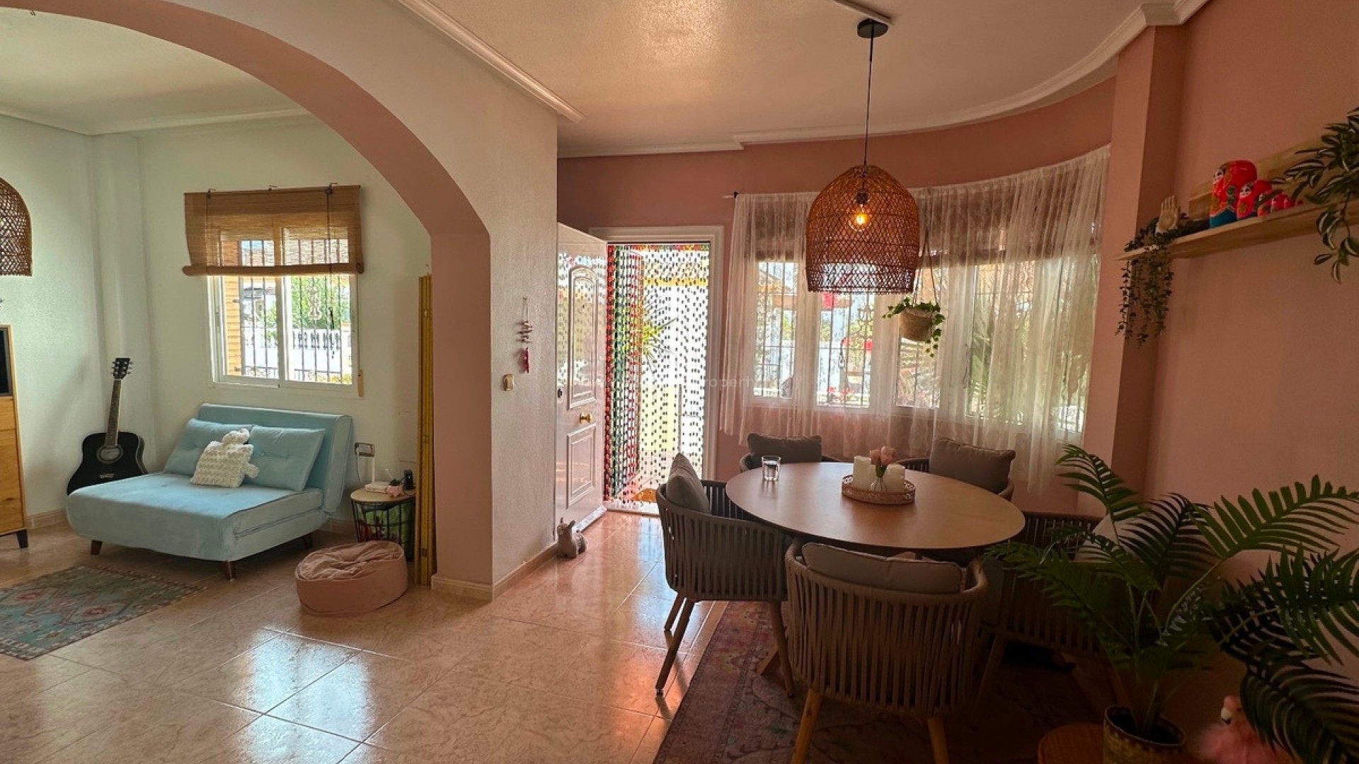 Villa in Urbanización El Raso