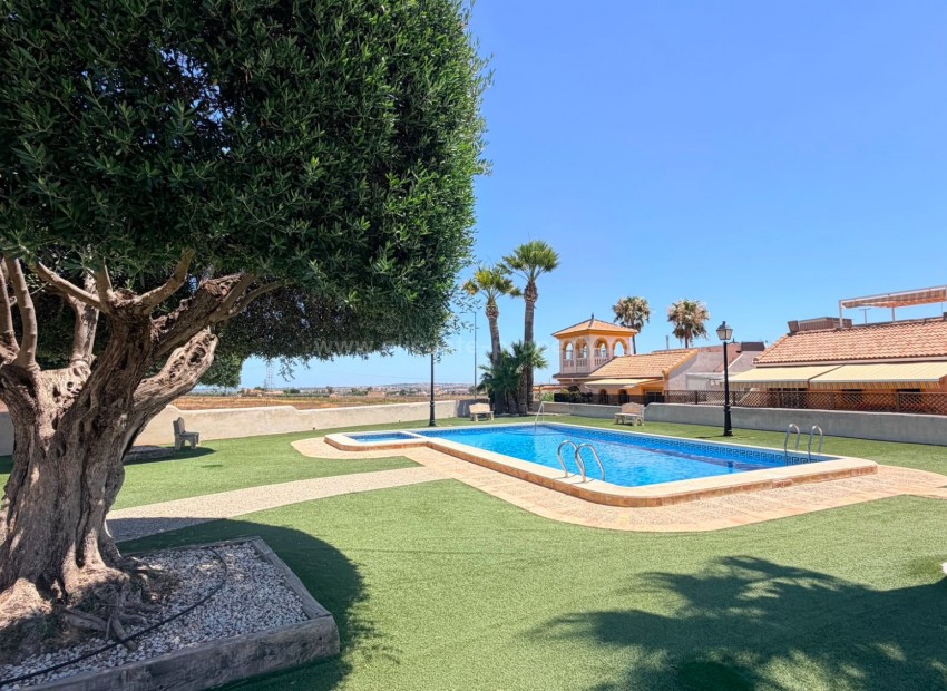 Villa in Urbanizacion montesol