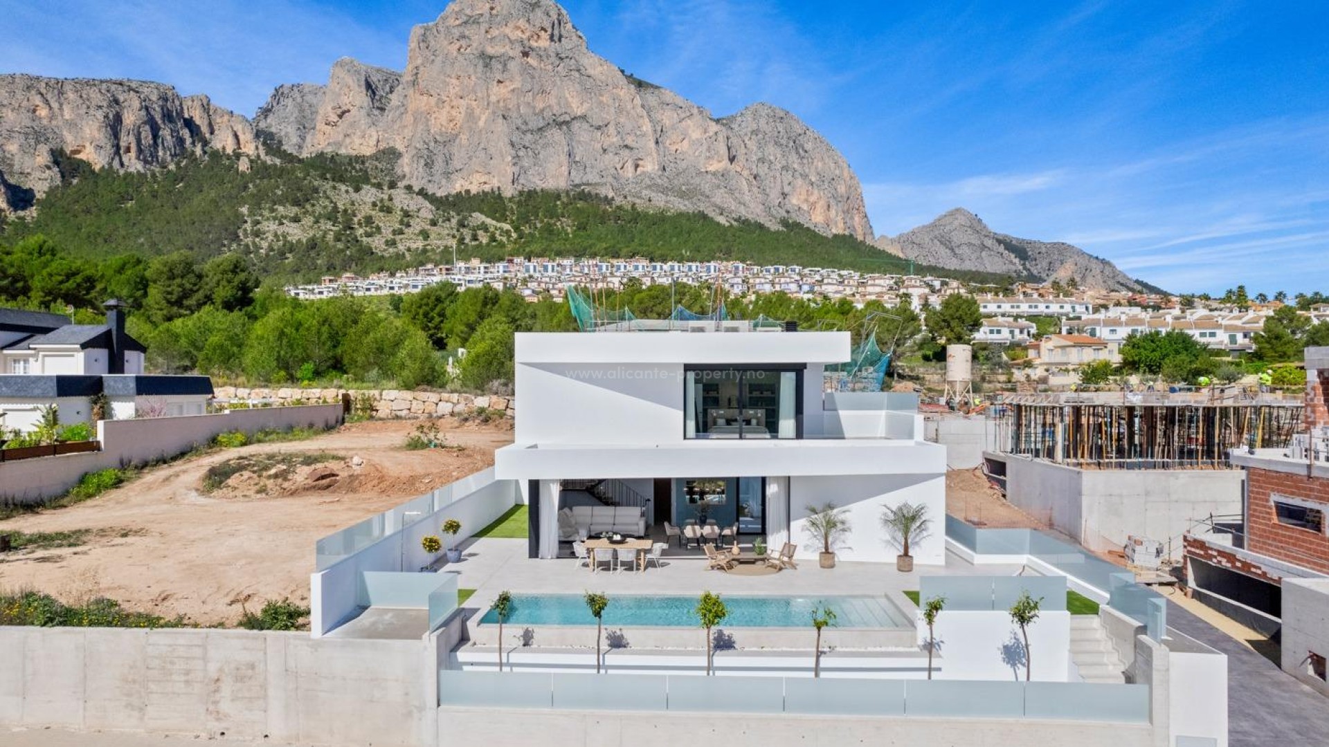 Villa in Urbanizaciones