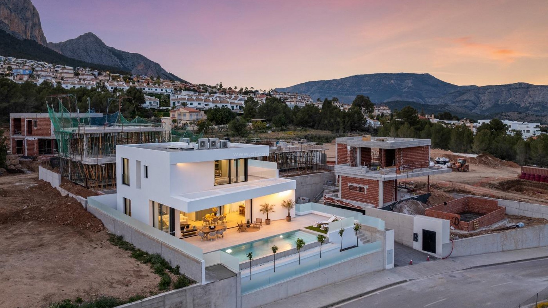 Villa in Urbanizaciones