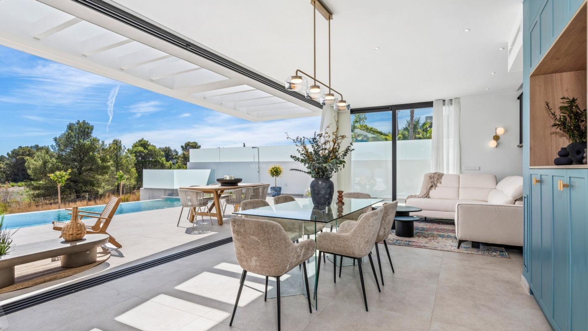 Villa in Urbanizaciones