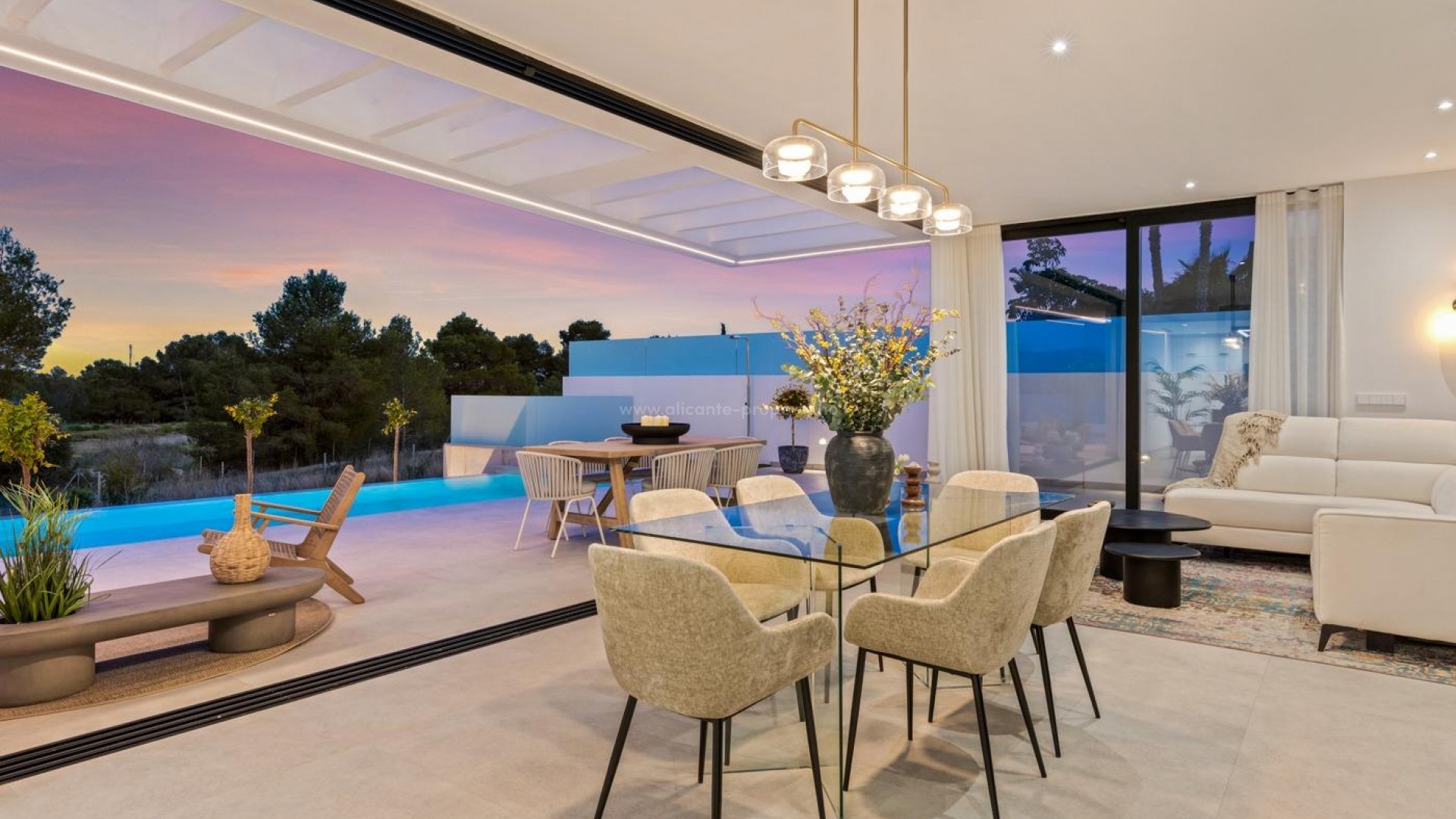 Villa in Urbanizaciones