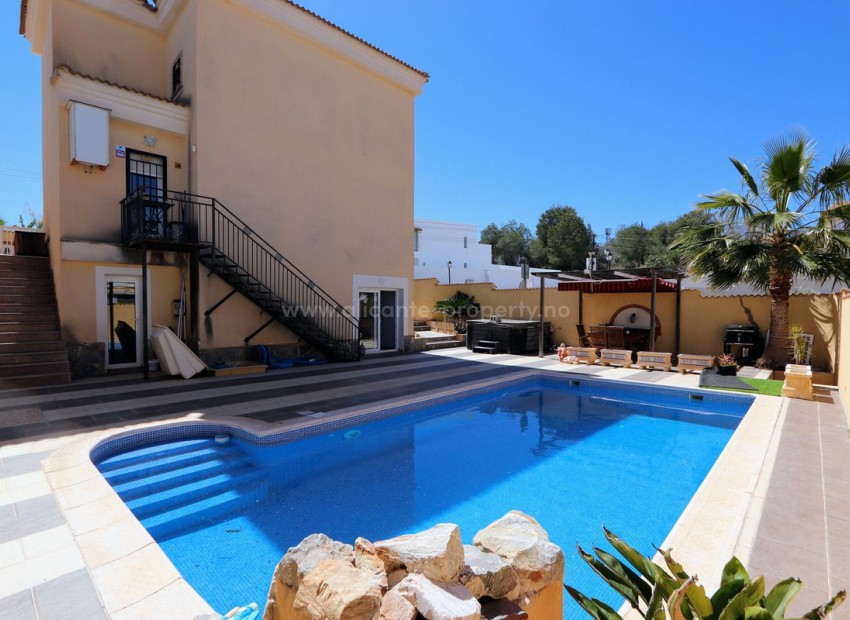 Villa in Villamartín