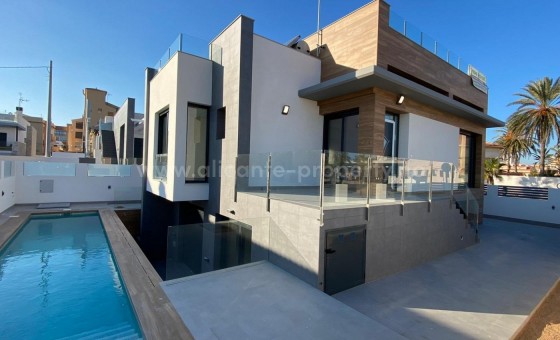 Villa - Nueva construcción  - Torrevieja - NBG-70872
