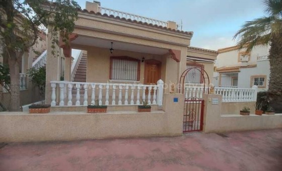 Villa - Resale - Algorfa - Algorfa
