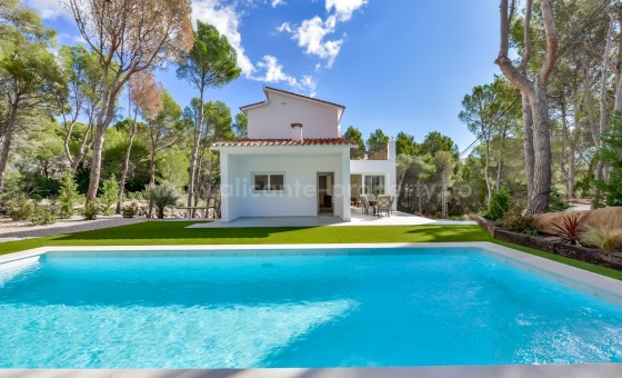 Villa - Resale - Altea -
                Altea La Vella