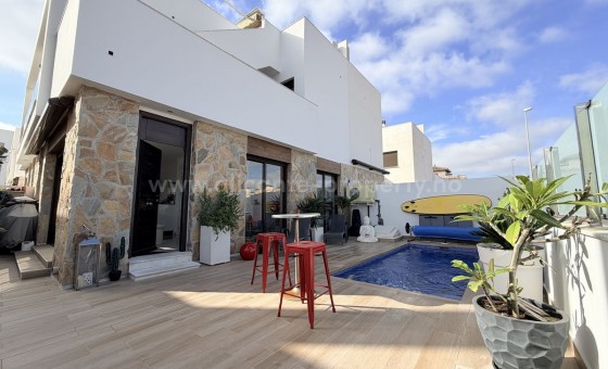 Villa - Resale - Cabo Roig -
                Cabo Roig