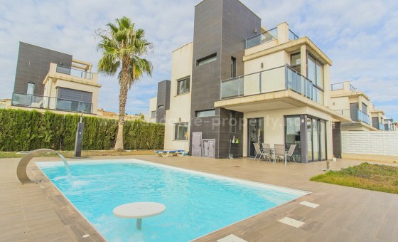 Villa - Resale - Cabo Roig -
                Cabo Roig