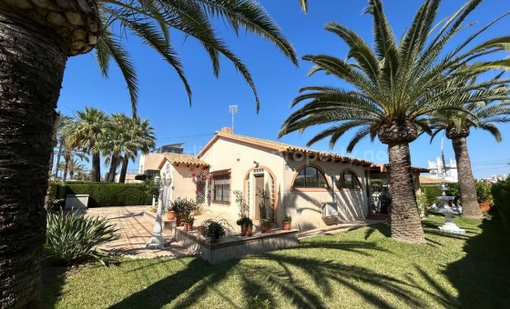 Villa - Resale - Cabo Roig -
                Cabo Roig