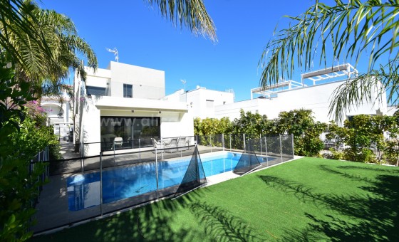 Villa - Resale - Ciudad Quesada - Pueblo Bravo