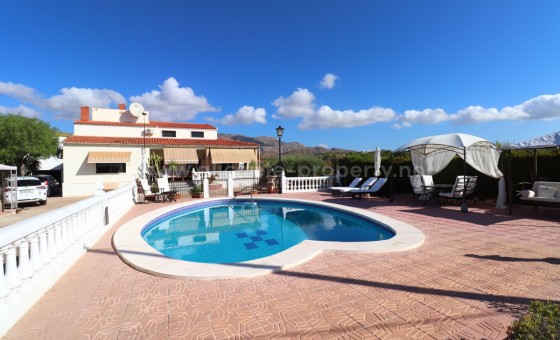 Villa - Resale - Crevillente - Crevillente