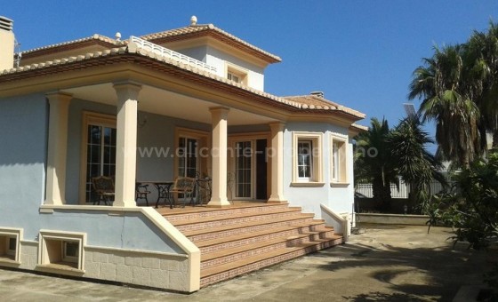 Villa - Resale - Denia - Denia Centro