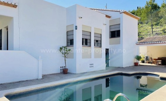 Villa - Resale - Denia - Denia Centro