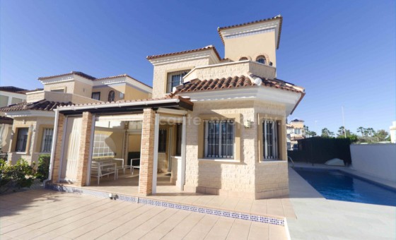 Villa - Resale - Guardamar del Segura - El Raso