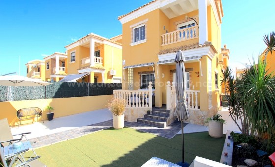 Villa - Resale - Guardamar del Segura -
                Guardamar del Segura Centro