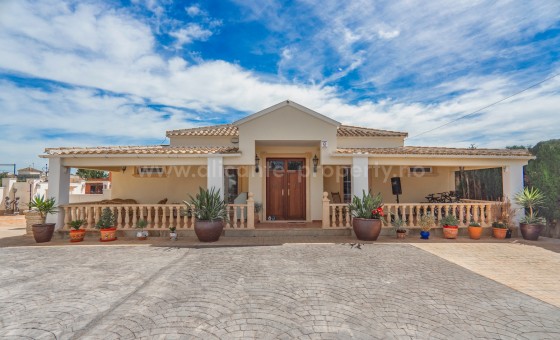 Villa - Resale - Heredades - Heradades