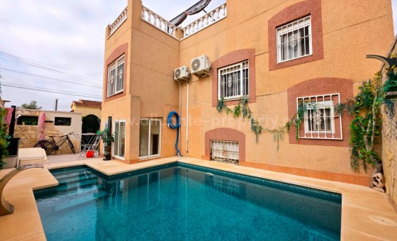 Villa - Resale - La marina -
                La Marina