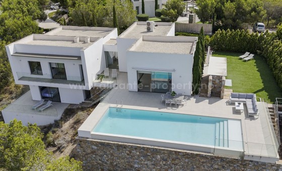 Villa - Resale - Las Colinas - Las Colinas Golf Resort