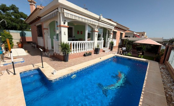 Villa - Resale - Los Montesinos - La Herrada