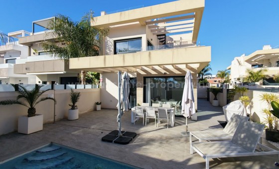 Villa - Resale - Los Montesinos - Los Montesinos Centro