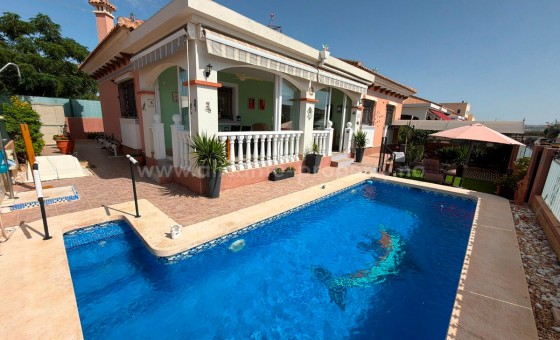 Villa - Resale - Los Montesinos - Los Montesinos Centro