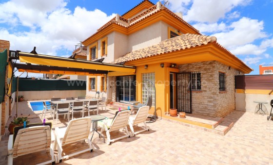 Villa - Resale - Los Montesinos - Los Montesinos Centro