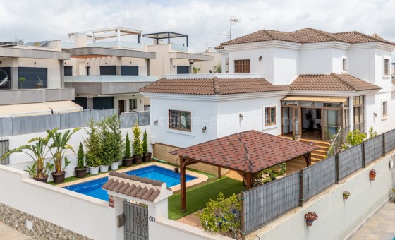 Villa - Resale - Los Montesinos - Los Montesinos Centro
