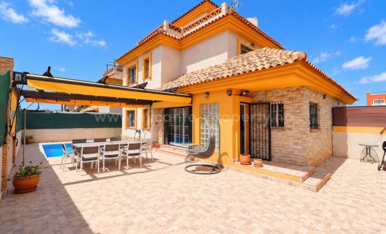 Villa - Resale - Los Montesinos - Los Montesinos Centro