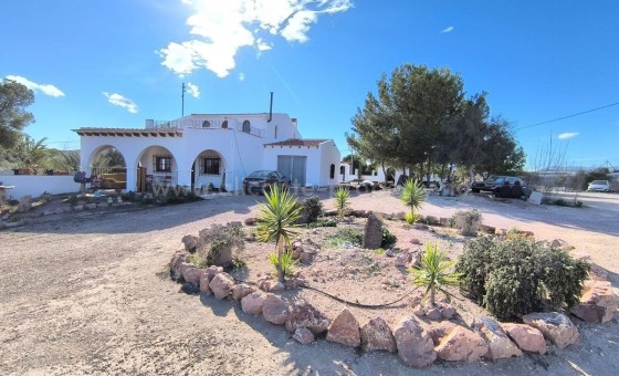 Villa - Resale - Novelda - Novelda Centro