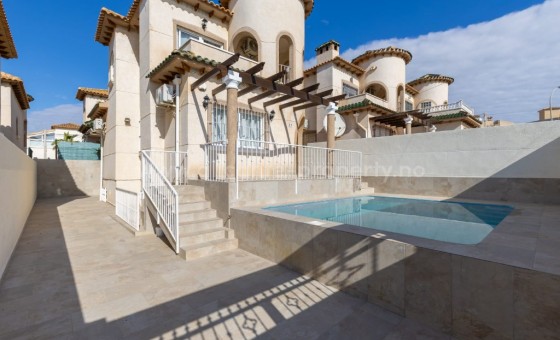 Villa - Resale - Orihuela Costa -
                Villamartín