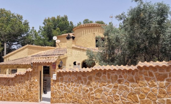 Villa - Resale - Orihuela - Orihuela Centro
