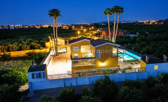 Villa - Resale - Orihuela -
                Orihuela Centro