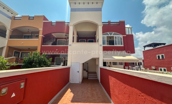 Villa - Resale - Orihuela -
                Punta Prima