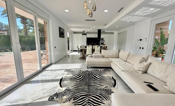 Villa - Resale - Petrel - Petrer