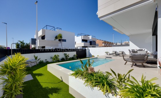 Villa - Resale - Pilar de la Horadada - Pilar de la Horadada Centro