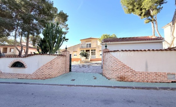 Villa - Resale - Pilar de la Horadada -
                Pilar de la Horadada Centro